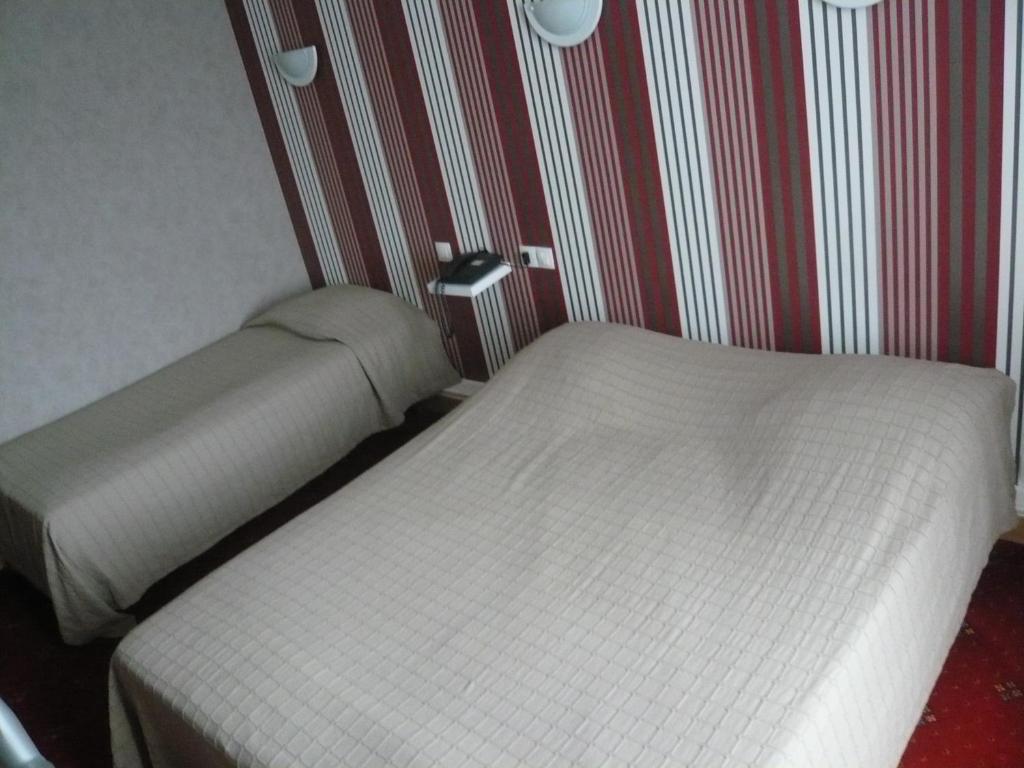 Hotel - Restaurant Saint Jacques بلْوا الغرفة الصورة