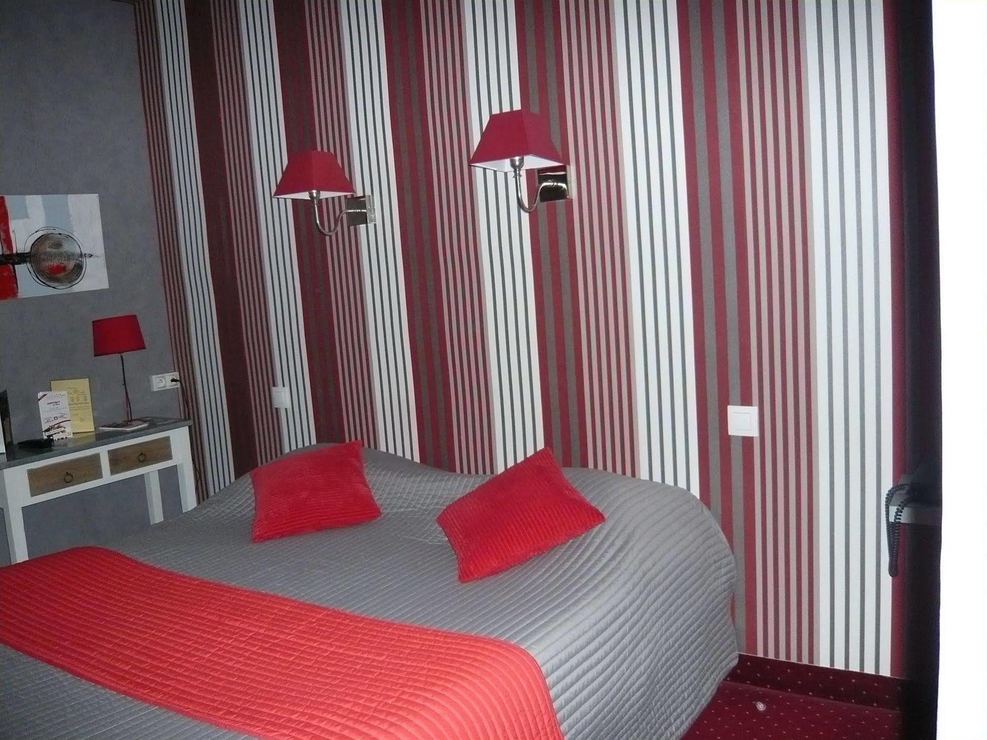 Hotel - Restaurant Saint Jacques بلْوا المظهر الخارجي الصورة