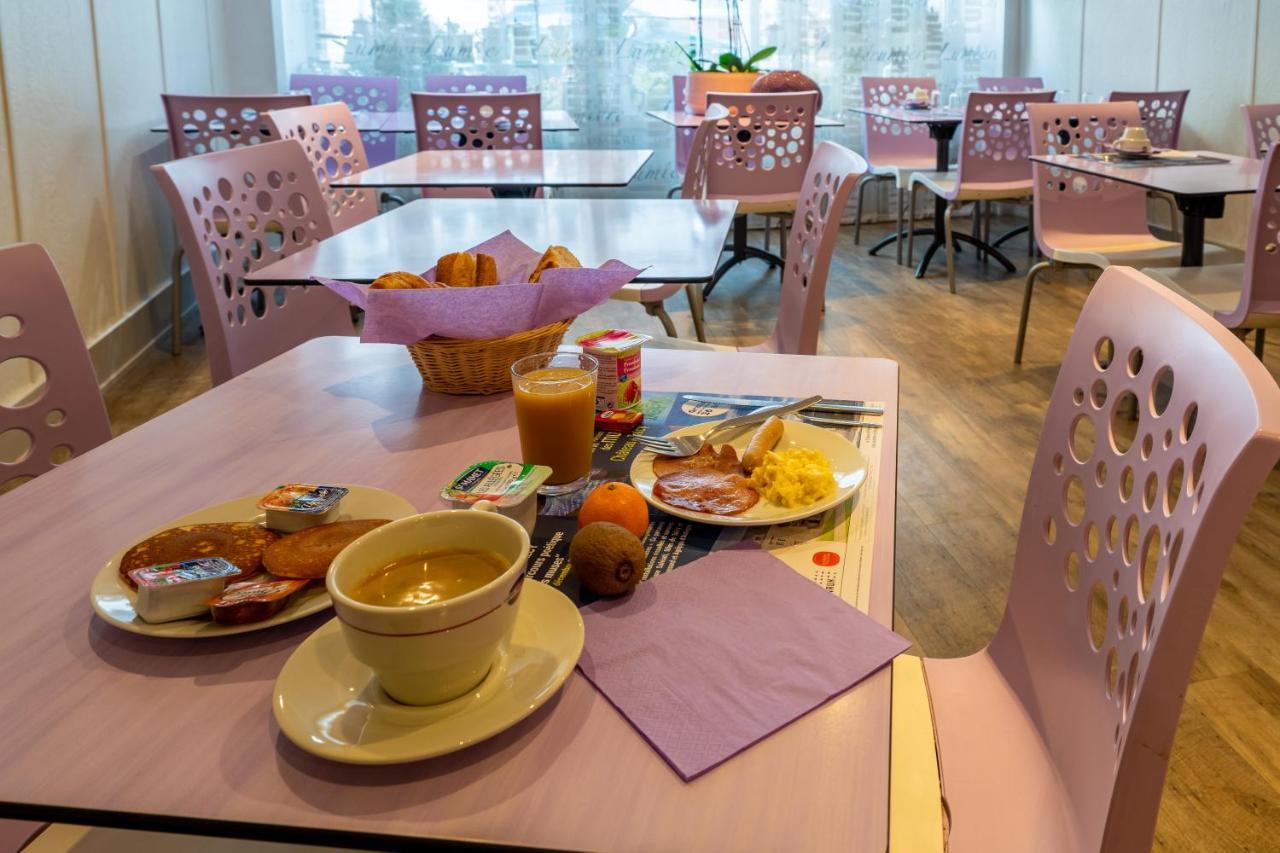 Hotel - Restaurant Saint Jacques بلْوا المظهر الخارجي الصورة